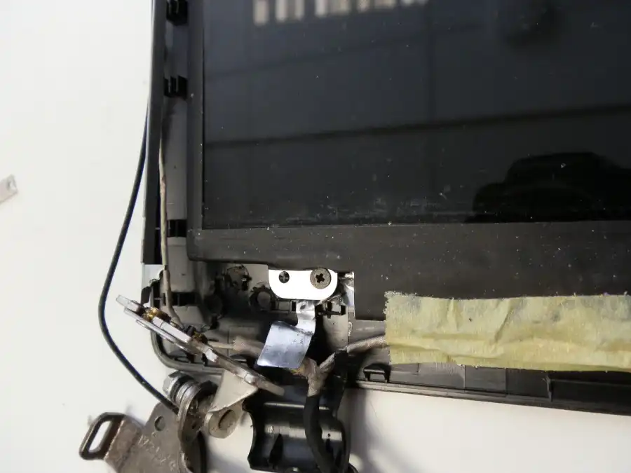 تعمیر لولای لپ تاپ و 7 نکته برای جلوگیری از شکستن آنها